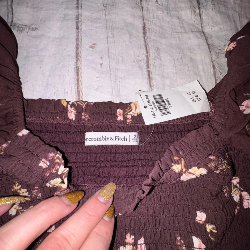 Abercrombie & Fitch dark brown floral print smocked puff sleeve top XS